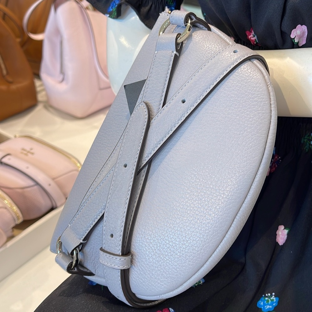 Kate Spade Lena Colorblock Belt Bag
Mountain Grey Multi
Waist Bag , Fanny Pack - Picture 3 of 16